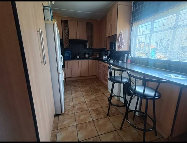 3 BEDROOM HOUSE FOR SALE IN VANDERBIJLPARK SE 1